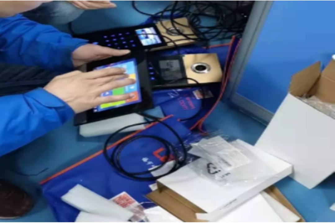  ЛИЛЕН жертвует оборудование для умного видеодомофона Кому помощь Народная больница Чжэнчжоу 